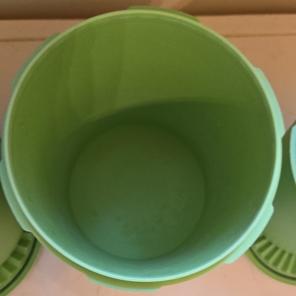 Tupperware Green Food Storage Containers Set - Picture 7 of 13